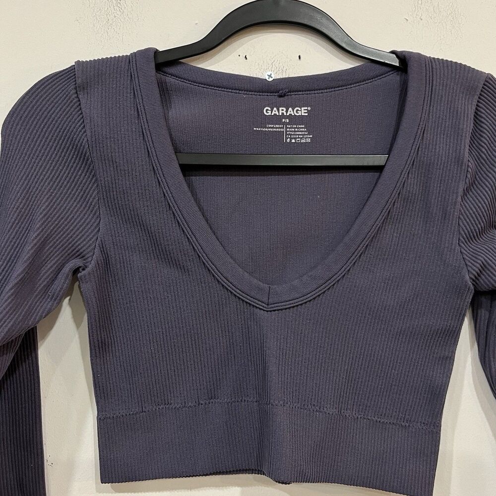 Garage Ribbed V Neck Longsleeve Crop Top Size Small Basic Dark Purple - Picture 2 of 5